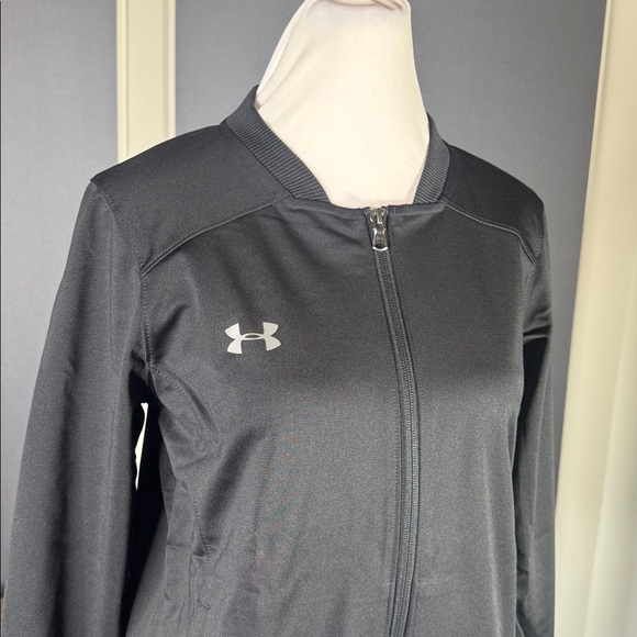 Women’s Under Armour Black Challenger Track Jacket Fitted Full Zip Size S NWT - Picture 2 of 13